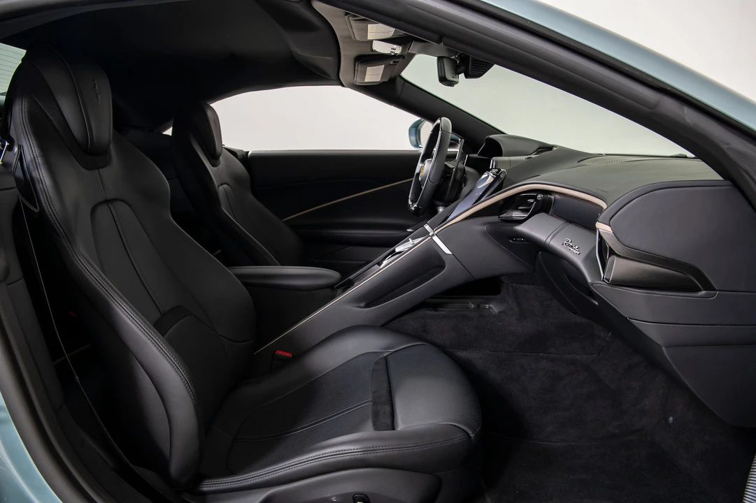 2025 Ferrari Roma Spider - Image 14 of 31