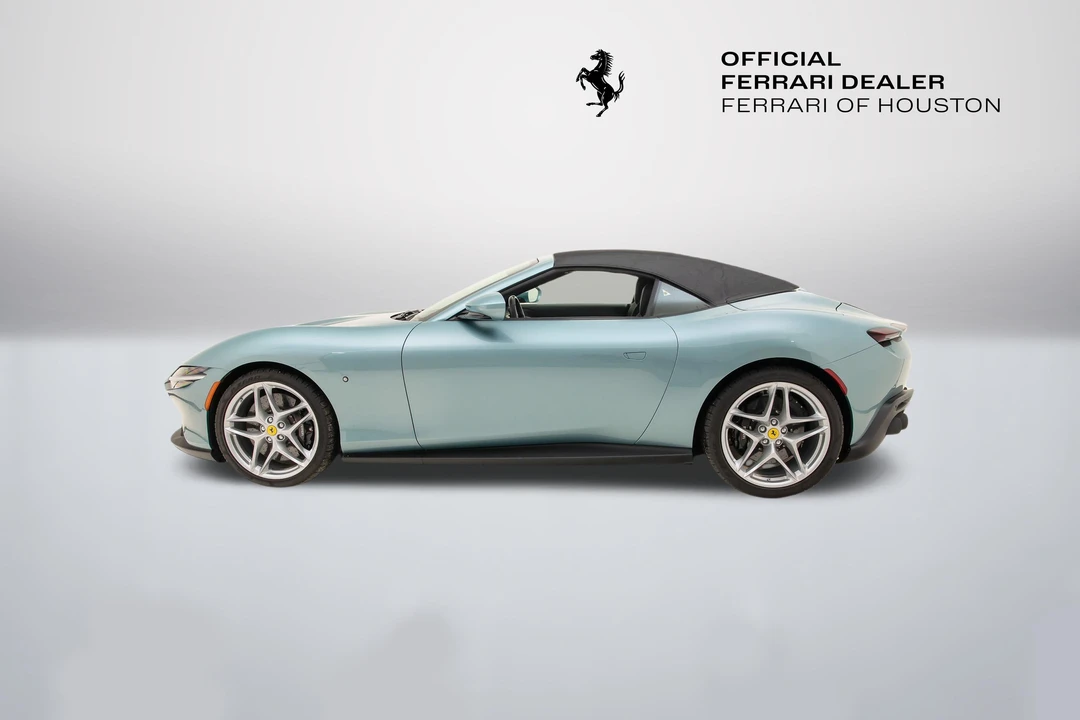 2025 Ferrari Roma Spider - Image 29 of 31