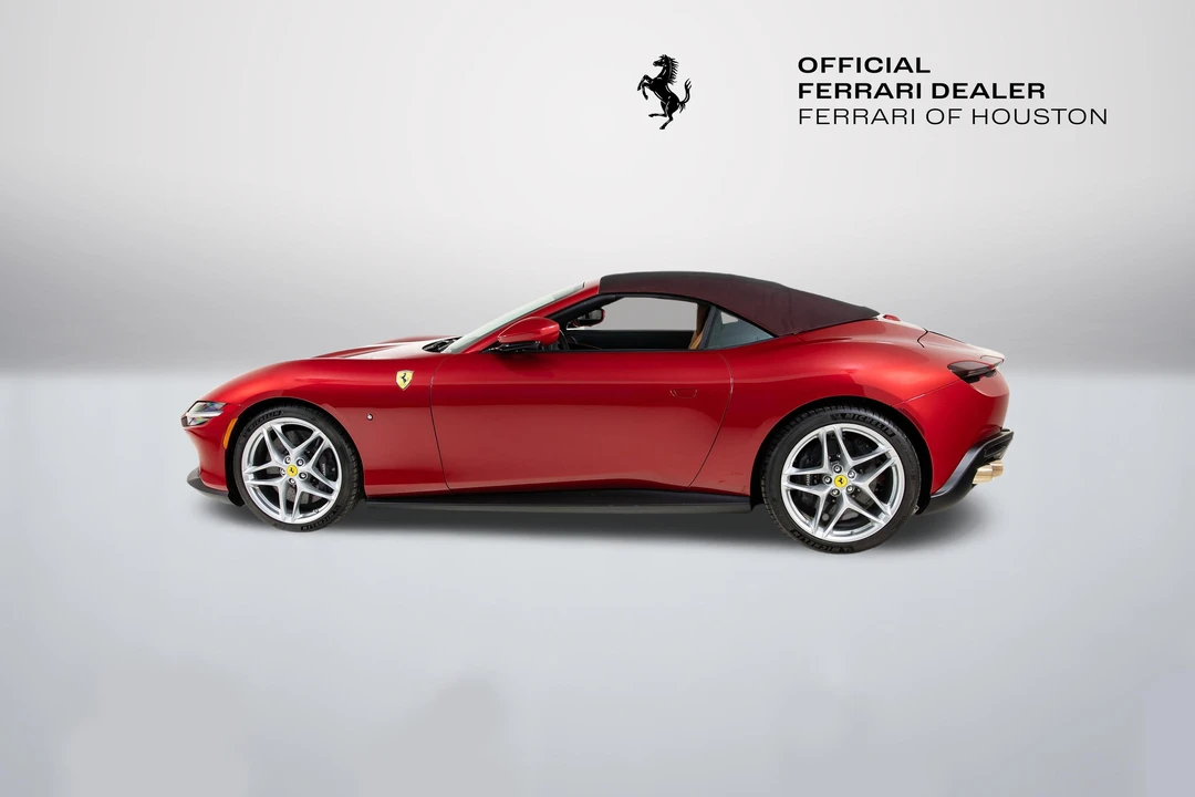 2025 Ferrari Roma Spider - Image 28 of 31