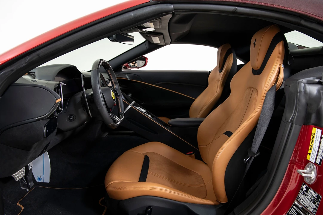 2025 Ferrari Roma Spider - Image 5 of 31