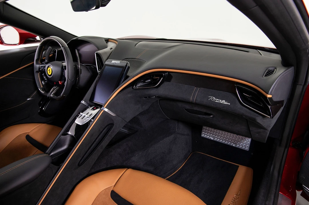 2025 Ferrari Roma Spider - Image 16 of 31