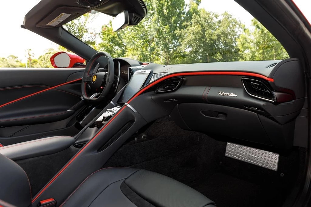 2025 Ferrari Roma Spider - Image 17 of 31