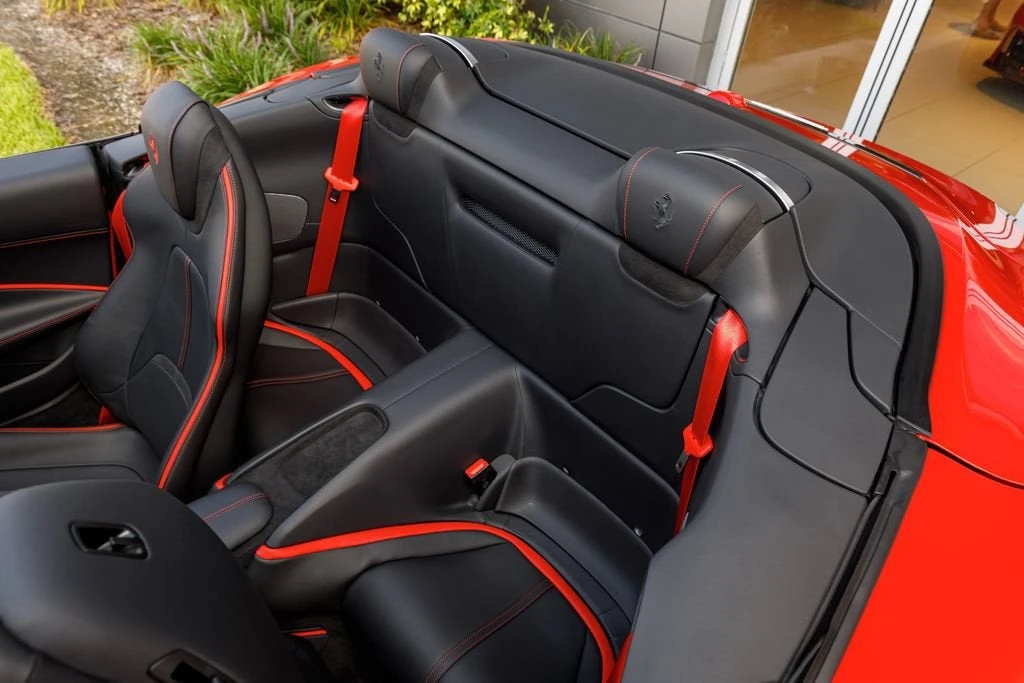 2025 Ferrari Roma Spider - Image 20 of 31