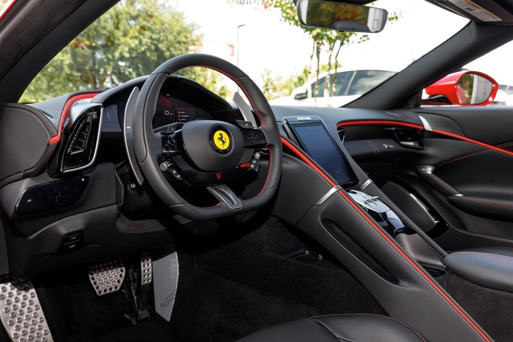 2025 Ferrari Roma Spider - Image 27 of 31