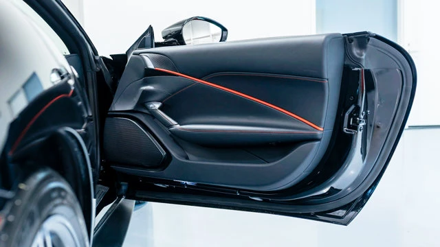 2025 Ferrari Roma Spider - Image 12 of 16