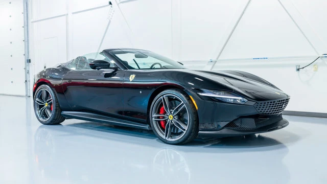 2025 Ferrari Roma Spider - Image 13 of 16