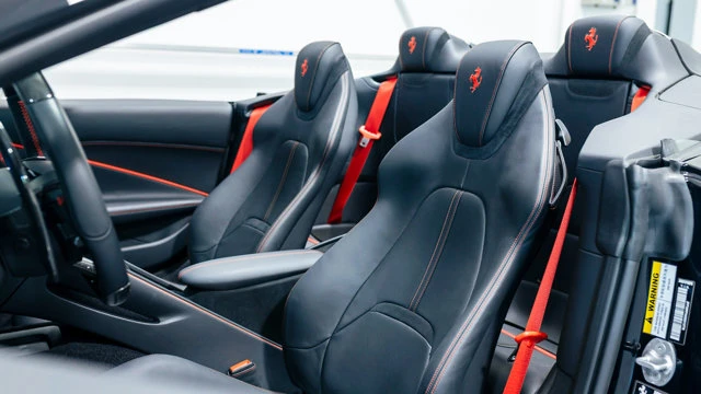 2025 Ferrari Roma Spider - Image 5 of 16