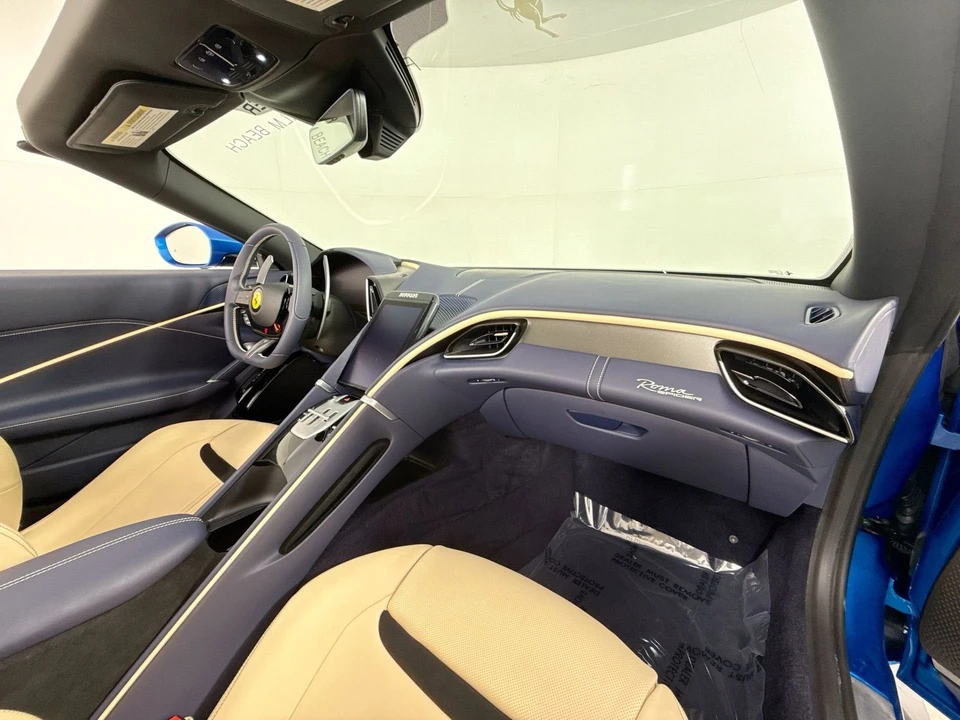 2025 Ferrari Roma Spider - Image 26 of 31