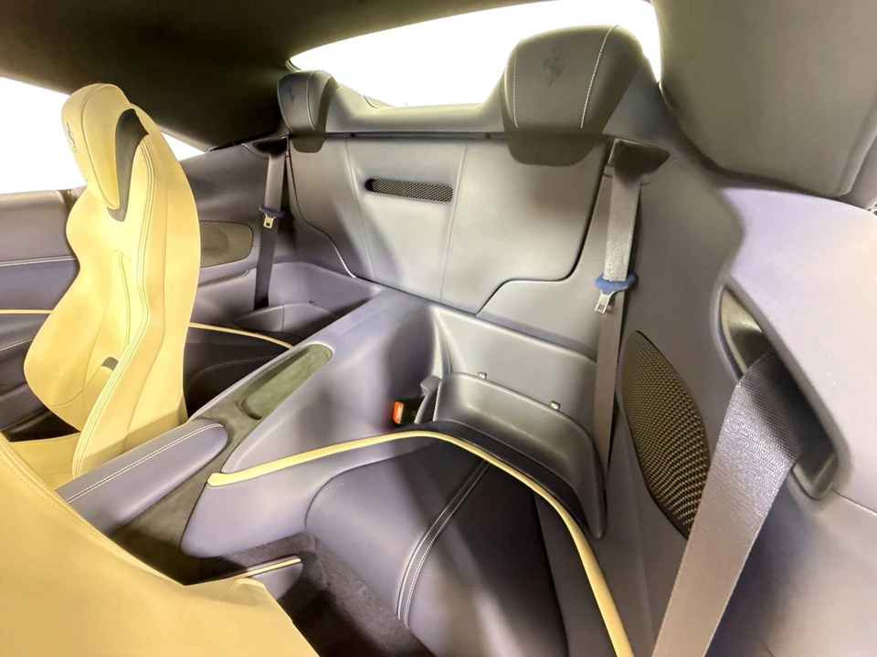 2025 Ferrari Roma Spider - Image 19 of 31