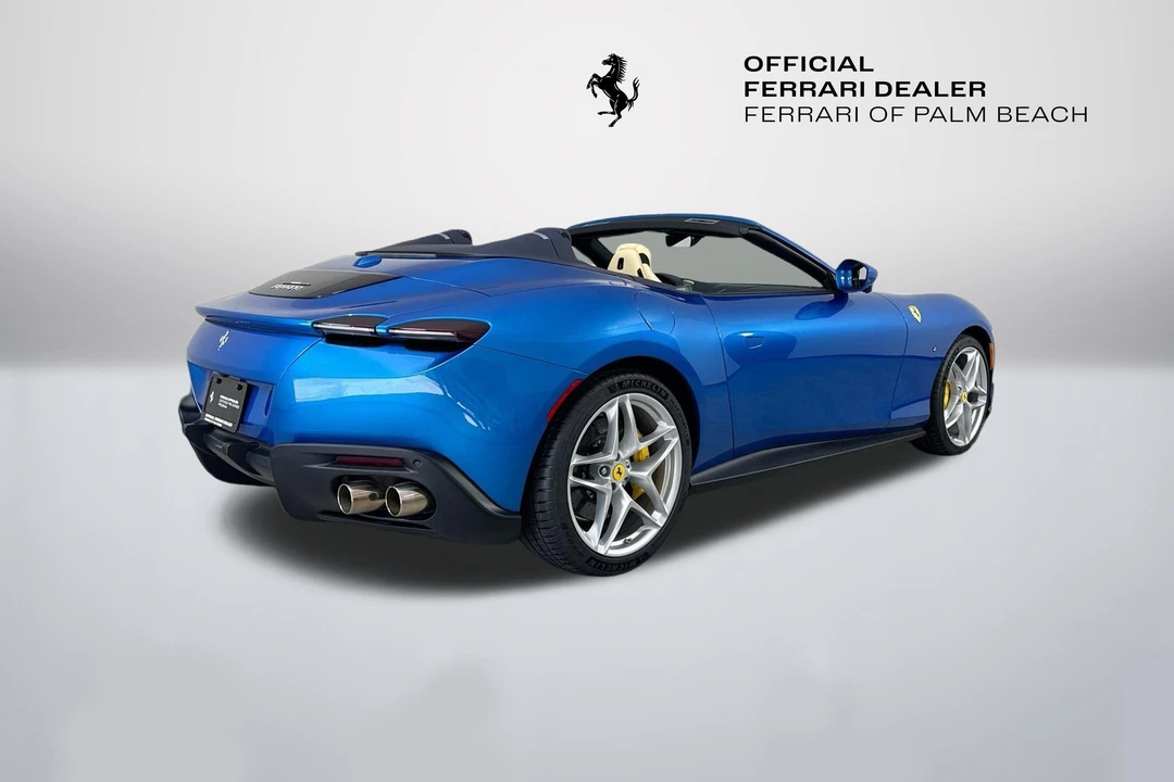 2025 Ferrari Roma Spider - Image 7 of 31
