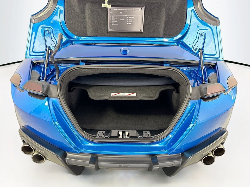 2025 Ferrari Roma Spider - Image 27 of 31