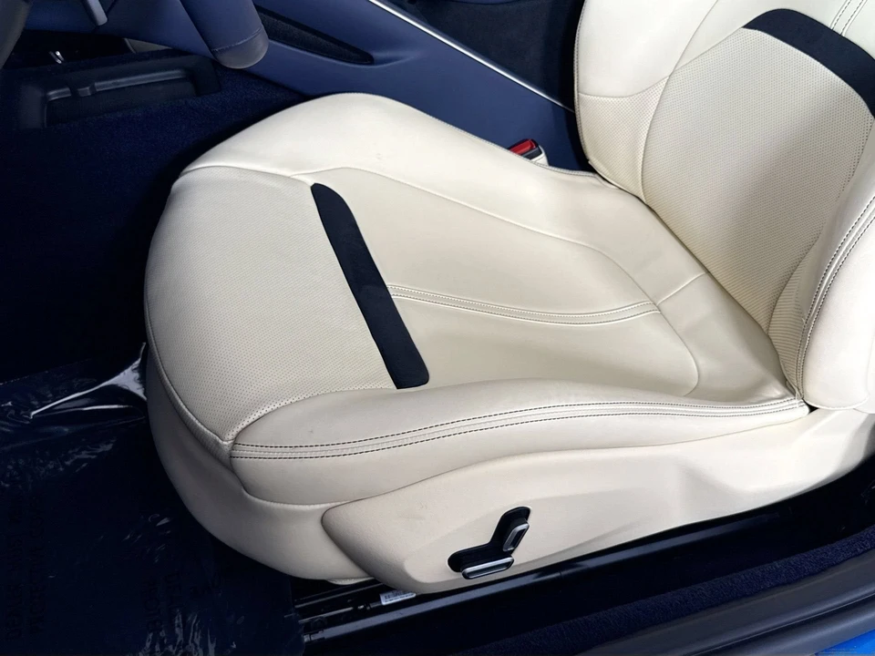 2025 Ferrari Roma Spider - Image 18 of 31