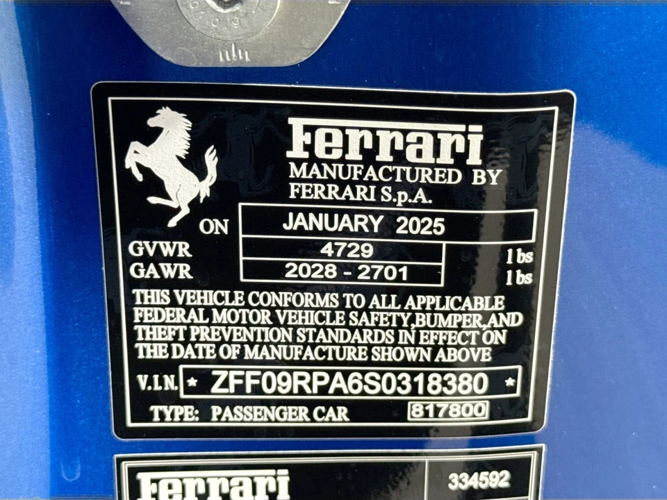 2025 Ferrari Roma Spider - Image 29 of 31