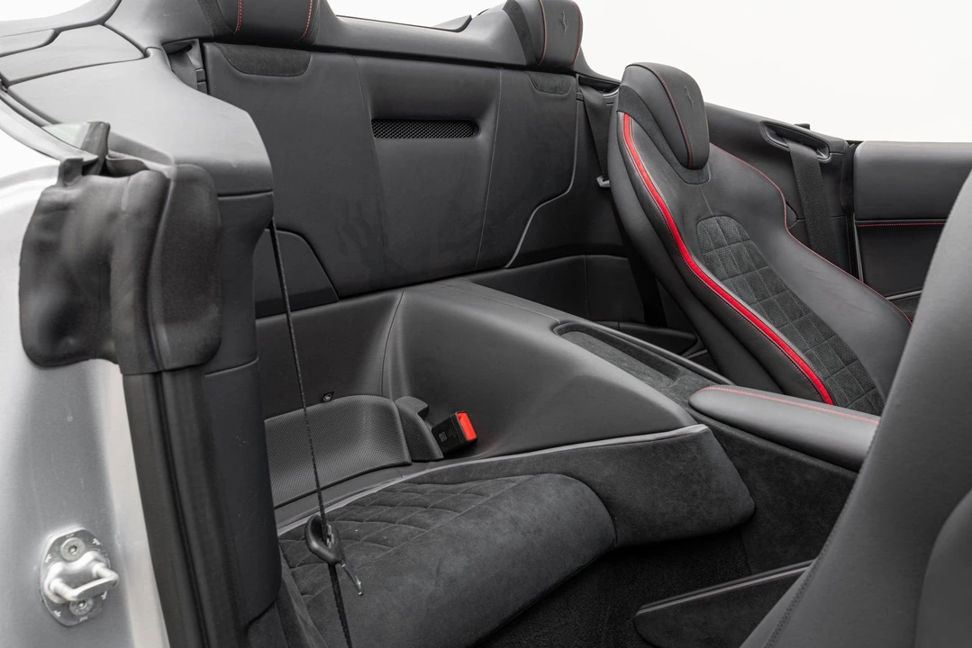 2025 Ferrari Roma Spider - Image 31 of 31