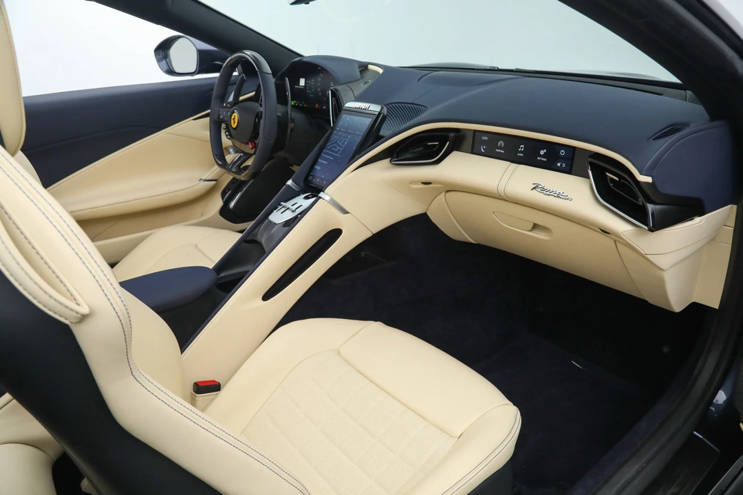 2025 Ferrari Roma Spider - Image 20 of 31
