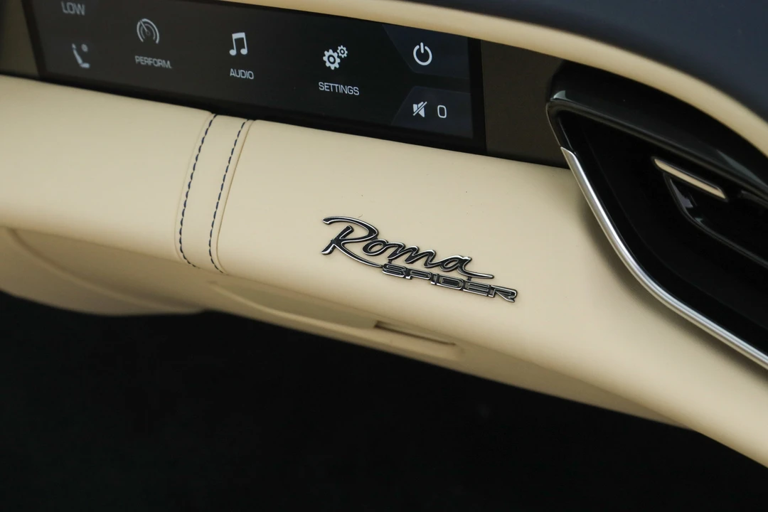 2025 Ferrari Roma Spider - Image 21 of 31