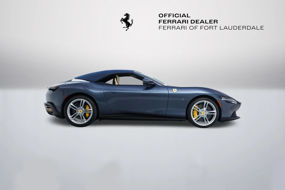 2025 Ferrari Roma Spider - Image 10 of 31