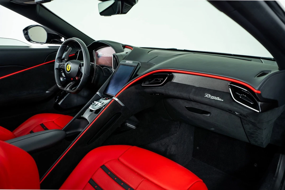 2025 Ferrari Roma Spider - Image 23 of 31