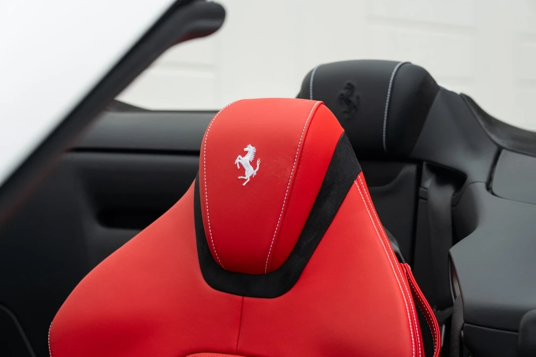 2025 Ferrari Roma Spider - Image 6 of 12