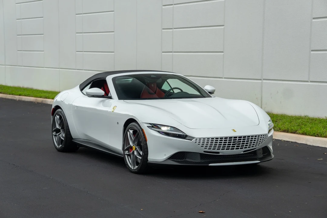 2025 Ferrari Roma Spider - Image 9 of 12