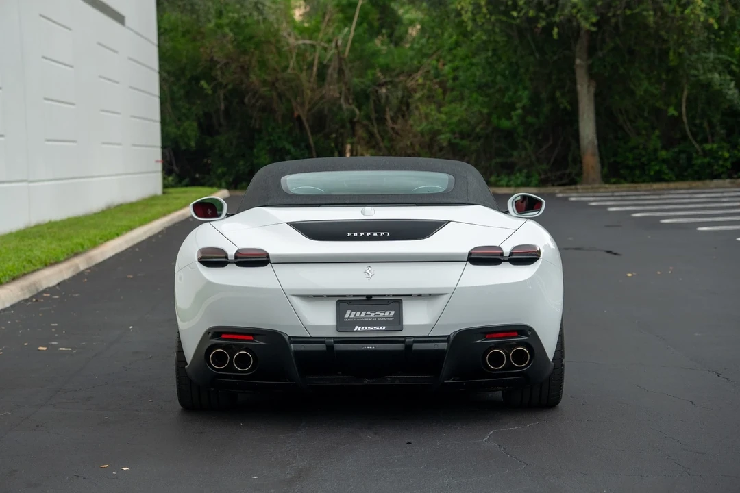 2025 Ferrari Roma Spider - Image 3 of 12