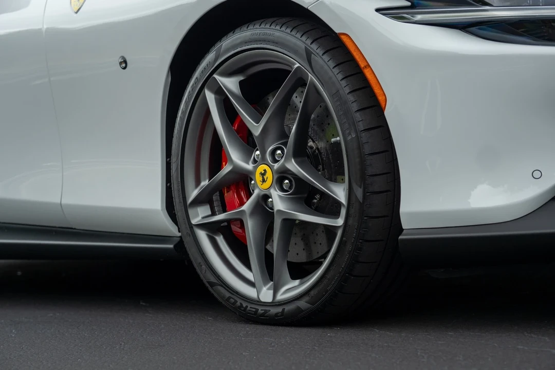 2025 Ferrari Roma Spider - Image 10 of 12