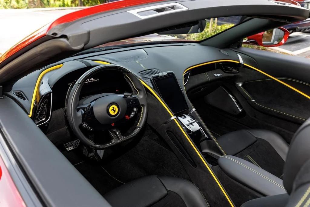 2025 Ferrari Roma Spider - Image 22 of 31