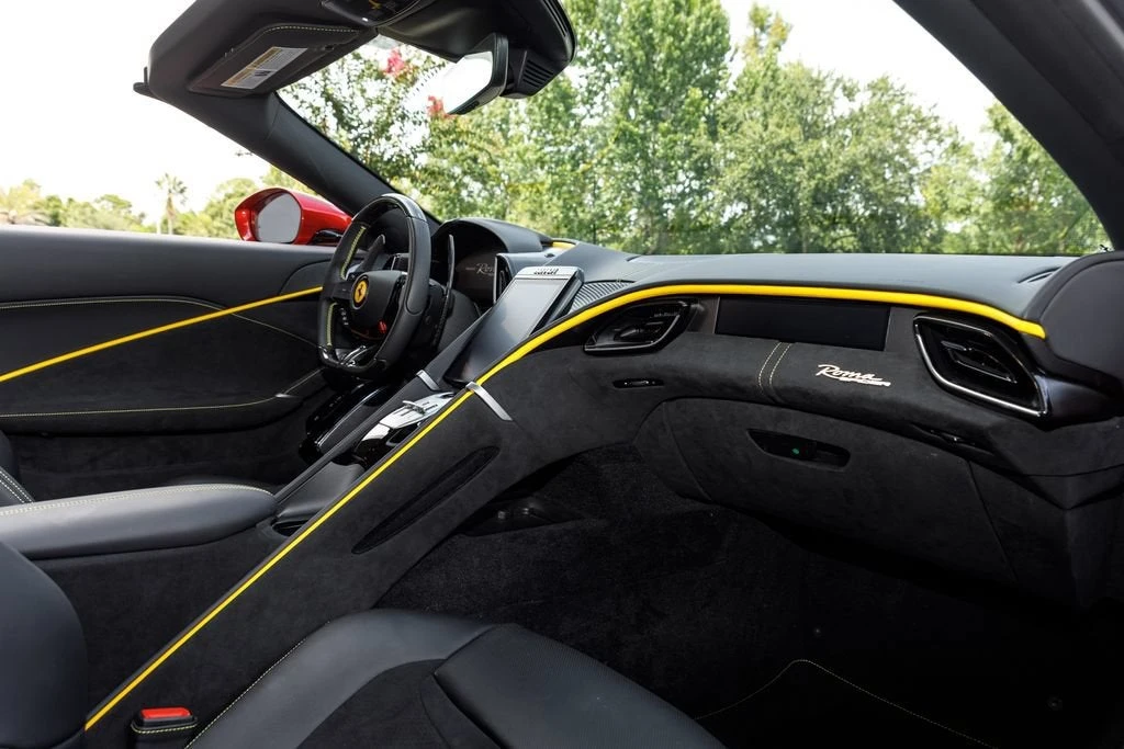 2025 Ferrari Roma Spider - Image 16 of 31