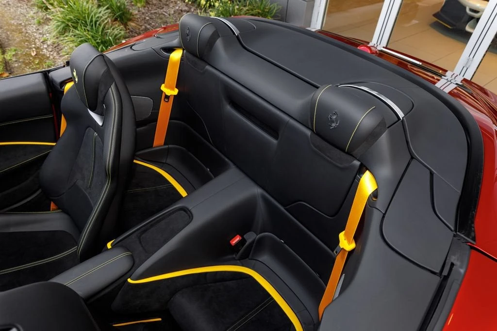 2025 Ferrari Roma Spider - Image 23 of 31
