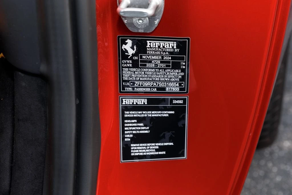 2025 Ferrari Roma Spider - Image 30 of 31