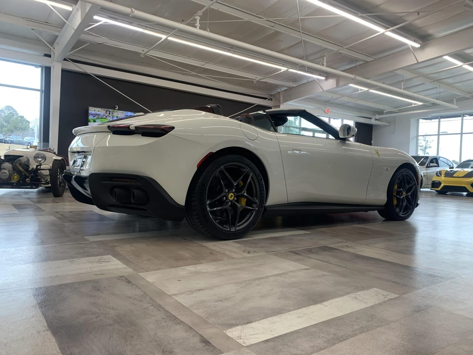 2025 Ferrari Roma Spider - Image 3 of 31