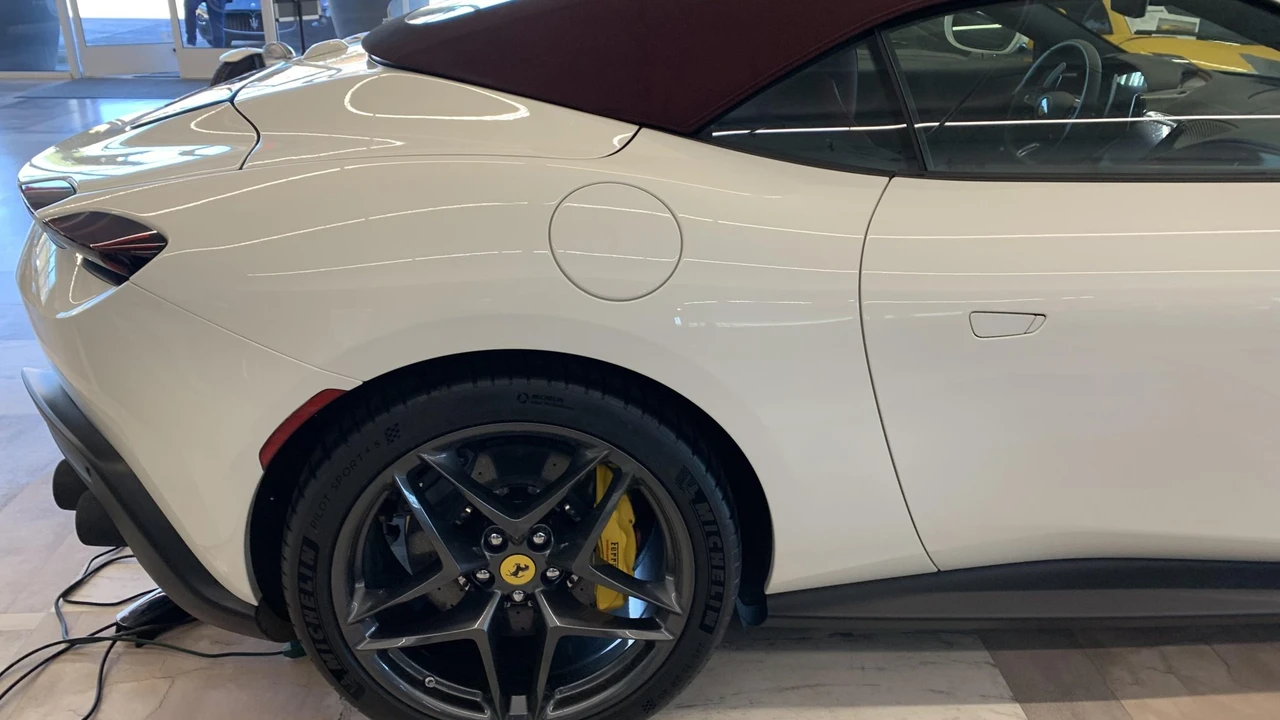 2025 Ferrari Roma Spider - Image 31 of 31