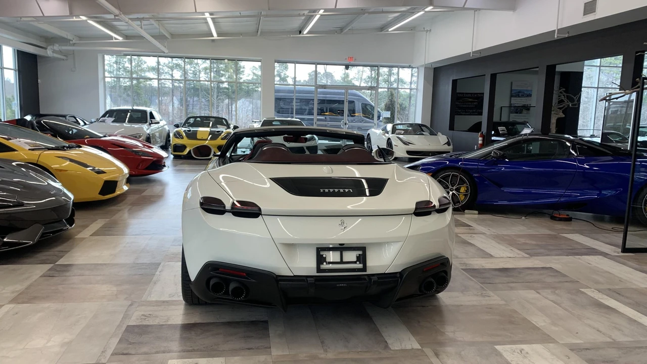 2025 Ferrari Roma Spider - Image 9 of 31