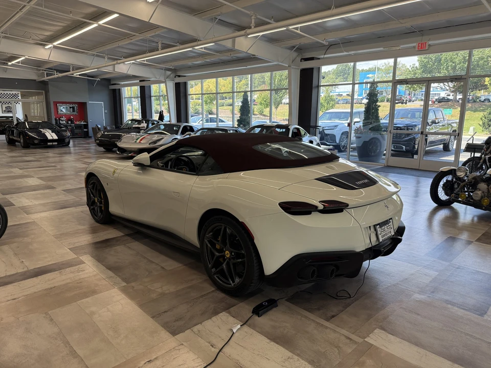 2025 Ferrari Roma Spider - Image 23 of 31
