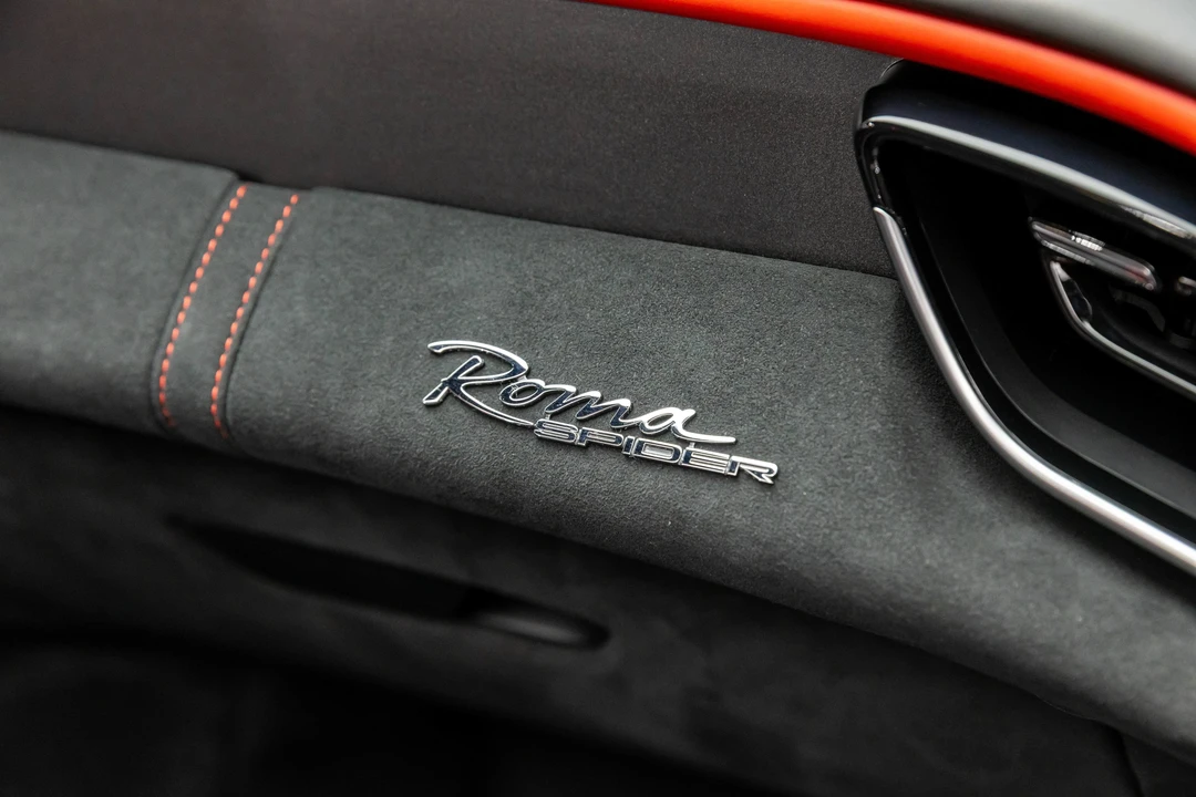 2025 Ferrari Roma Spider - Image 19 of 31