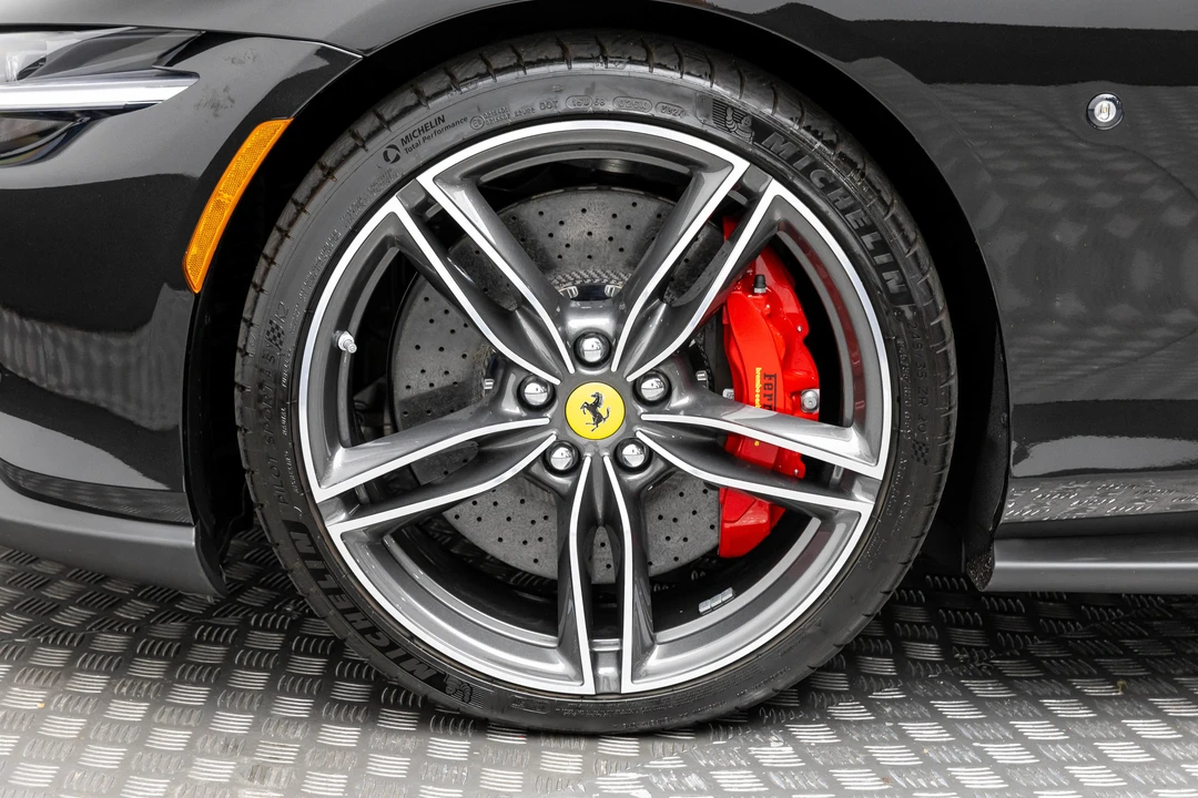 2025 Ferrari Roma Spider - Image 22 of 31