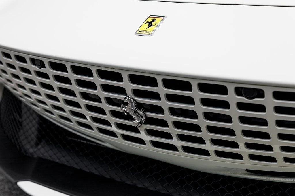 2025 Ferrari Roma Spider - Image 11 of 31