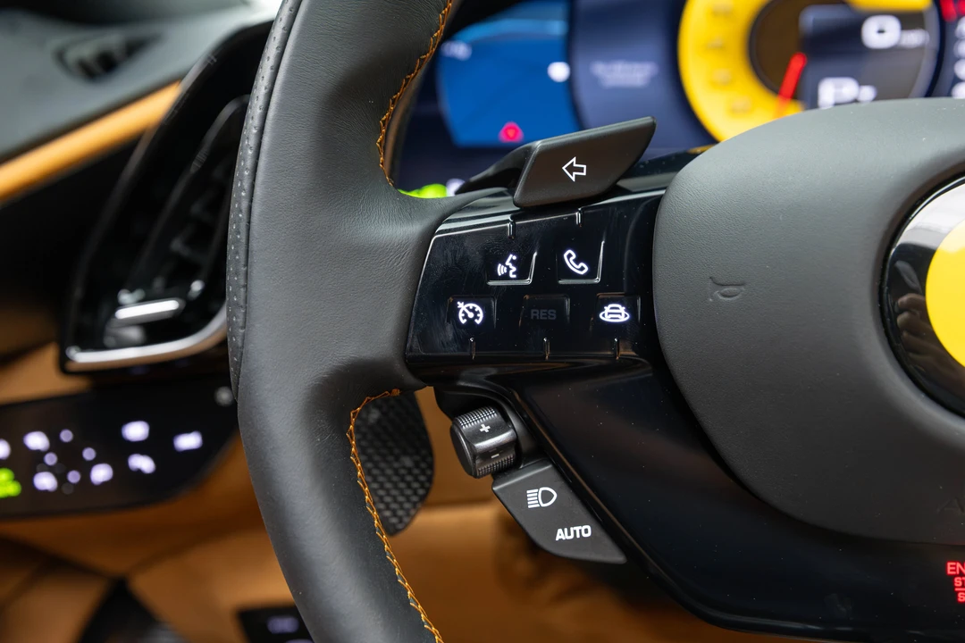 2025 Ferrari Roma Spider - Image 19 of 31