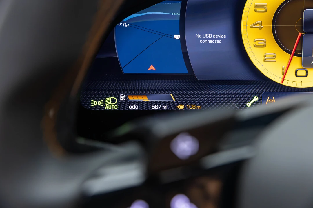 2025 Ferrari Roma Spider - Image 23 of 31