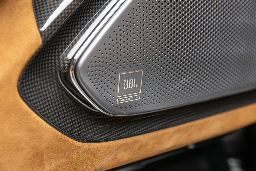 2025 Ferrari Roma Spider - Image 13 of 31