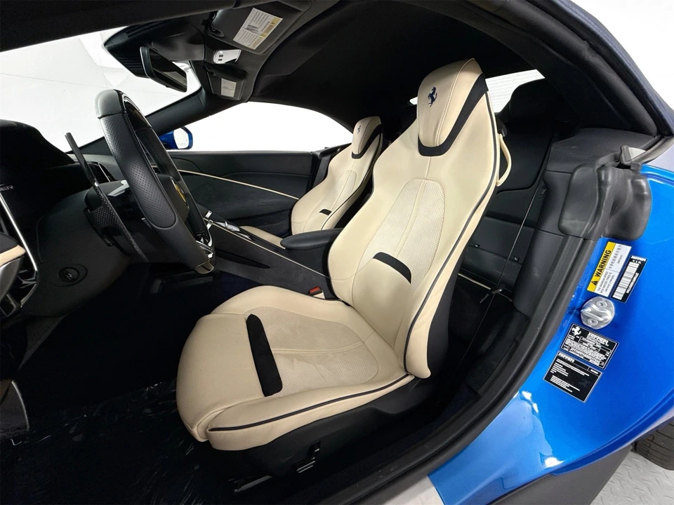 2025 Ferrari Roma Spider - Image 9 of 29