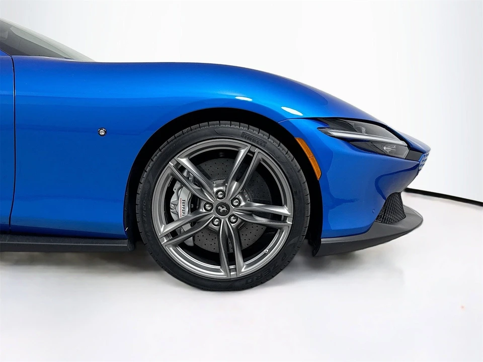 2025 Ferrari Roma Spider - Image 28 of 29