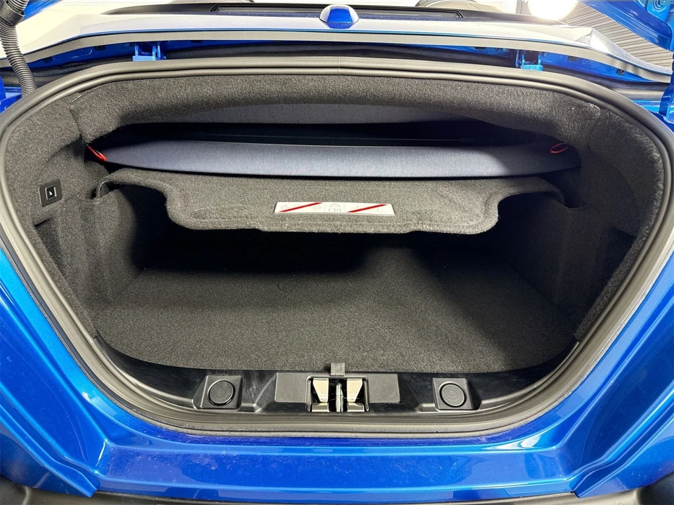 2025 Ferrari Roma Spider - Image 27 of 29