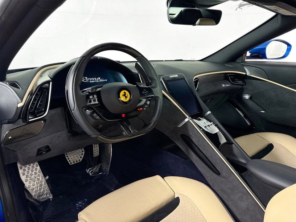 2025 Ferrari Roma Spider - Image 20 of 29