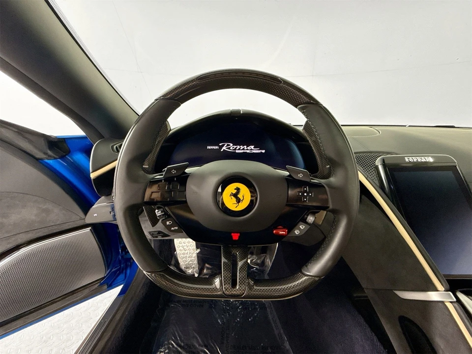 2025 Ferrari Roma Spider - Image 10 of 29