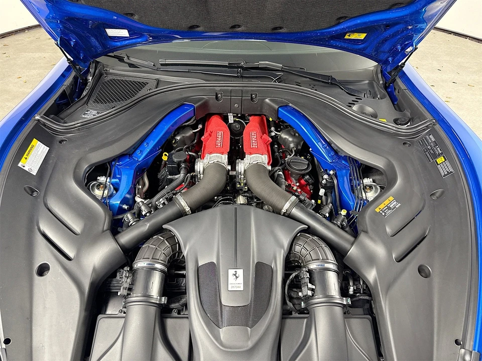 2025 Ferrari Roma Spider - Image 21 of 29
