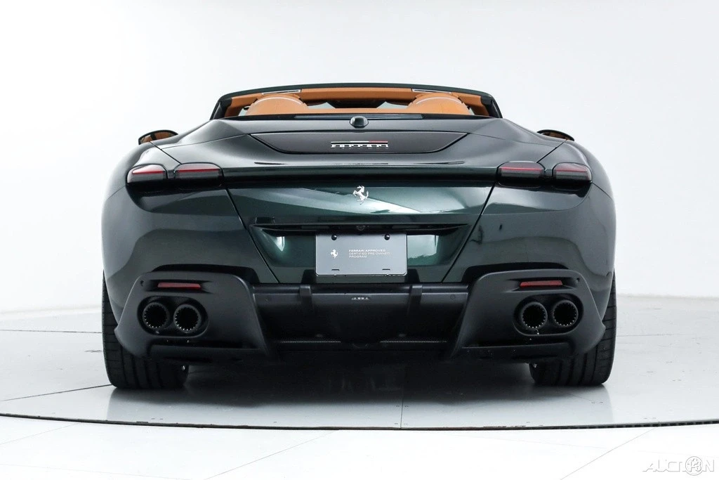 2025 Ferrari Roma Spider - Image 10 of 21