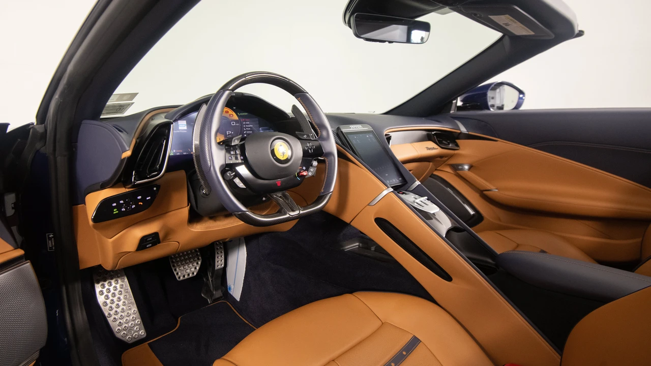 2025 Ferrari Roma Spider - Image 23 of 31