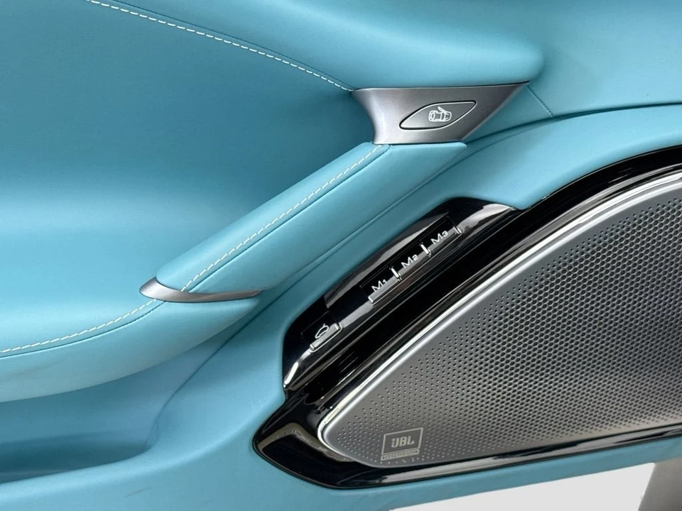 2025 Ferrari Roma Spider - Image 30 of 31