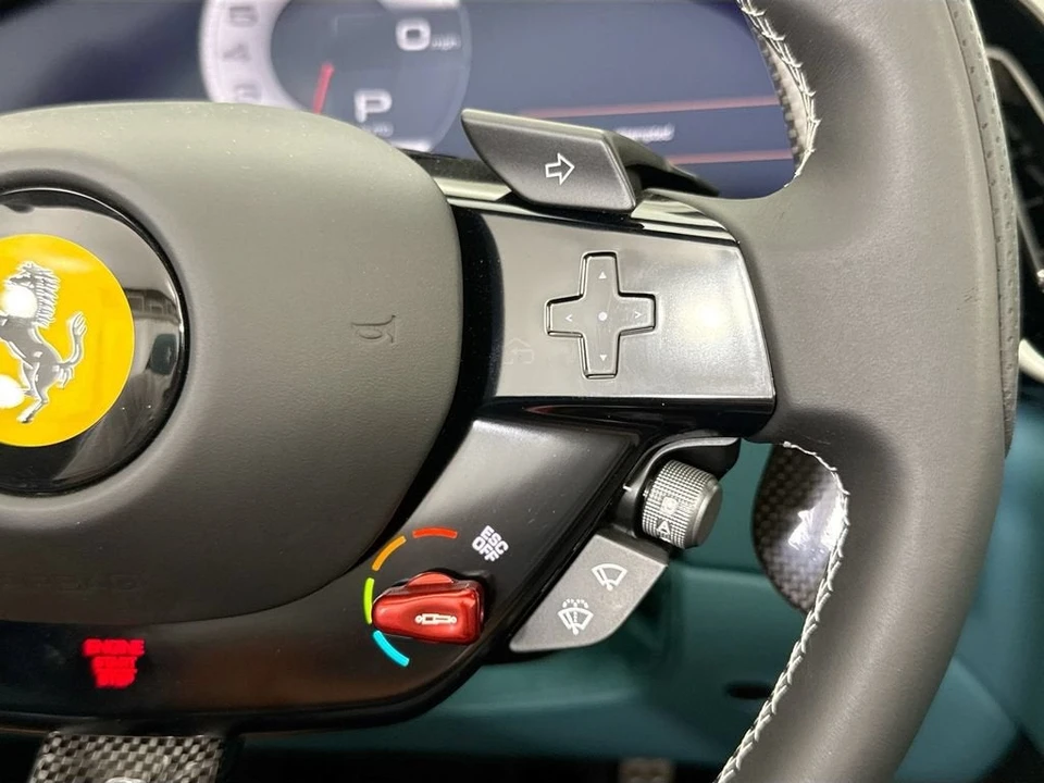 2025 Ferrari Roma Spider - Image 21 of 31